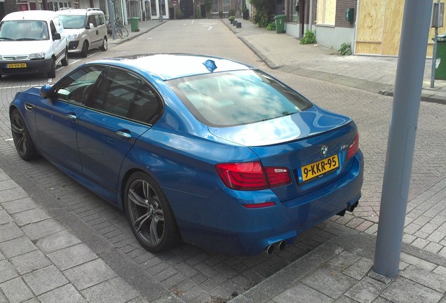 BMW M5 F10 2011