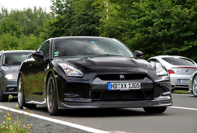 Nissan GT-R