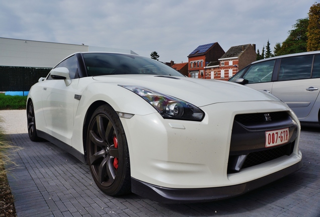 Nissan GT-R