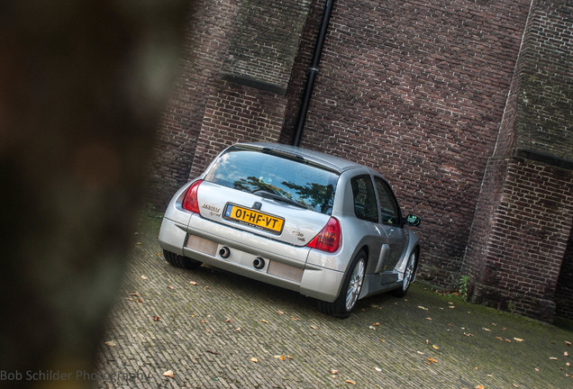 Renault Clio V6