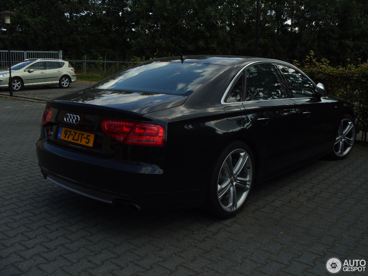 Audi S8 D4