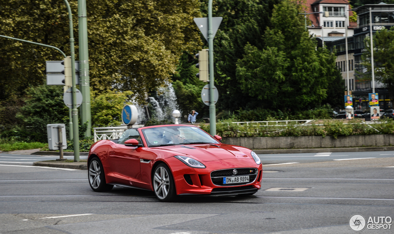 Jaguar F-TYPE S V8 Convertible