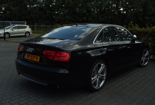 Audi S8 D4