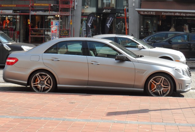 Mercedes-Benz E 63 AMG W212 V8 Biturbo