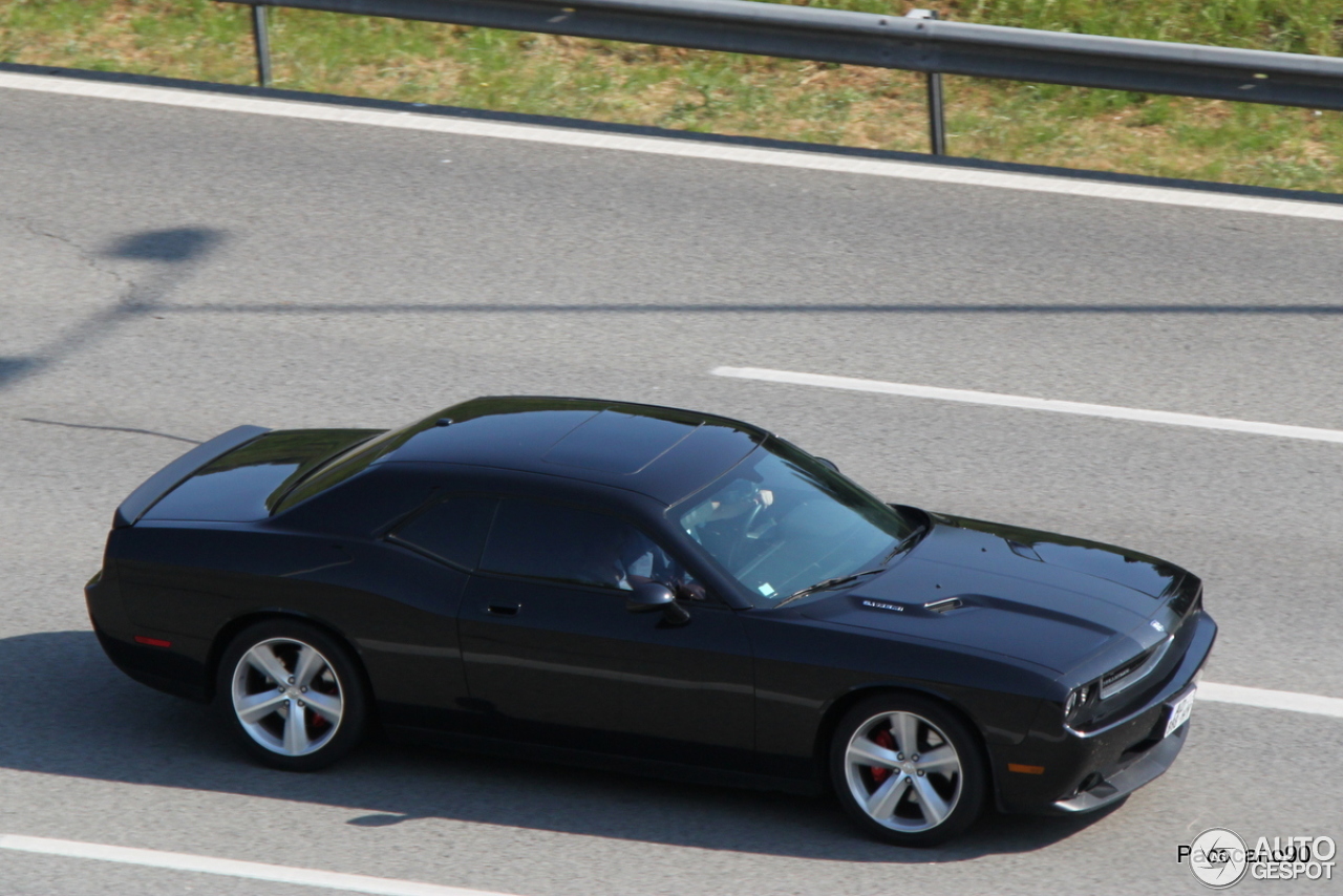 Dodge Challenger SRT-8