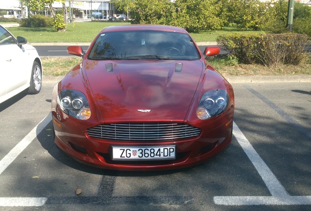 Aston Martin DB9