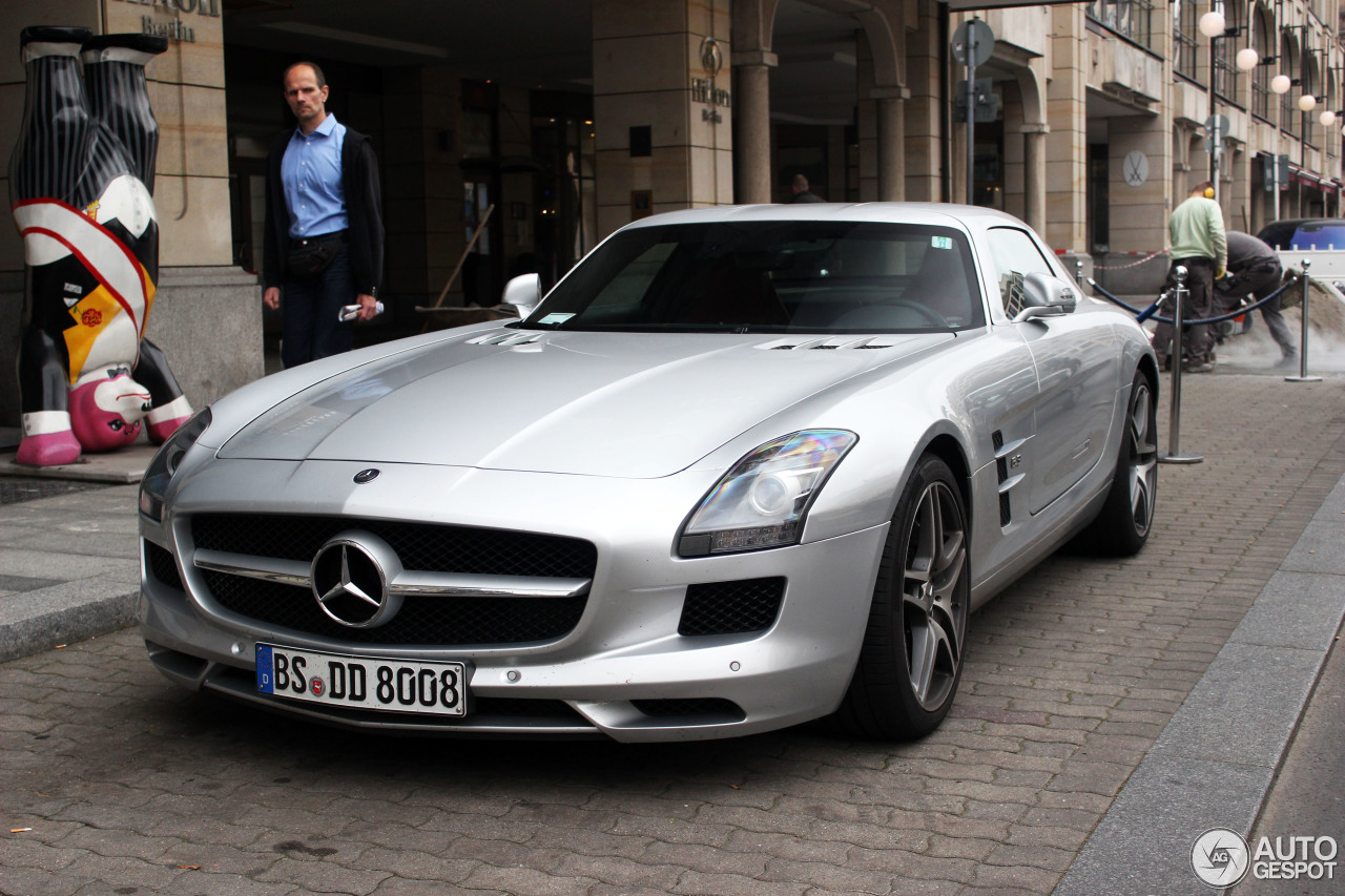 Mercedes-Benz SLS AMG