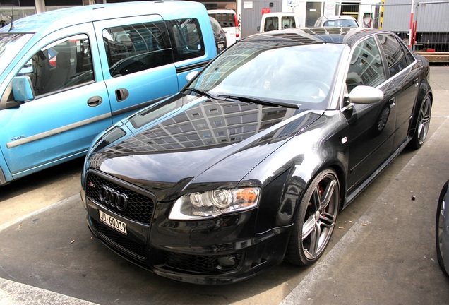 Audi RS4 Sedan