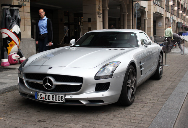 Mercedes-Benz SLS AMG