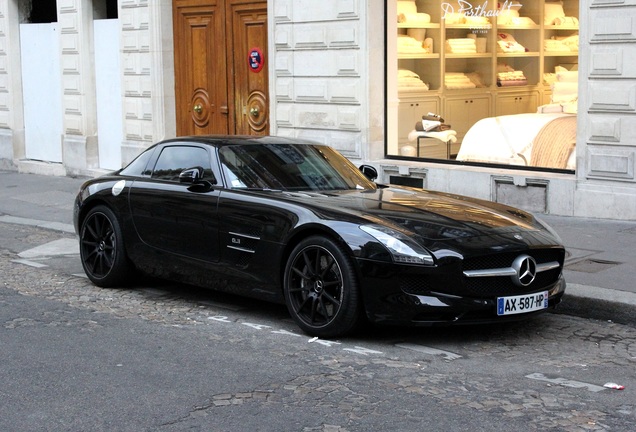 Mercedes-Benz SLS AMG