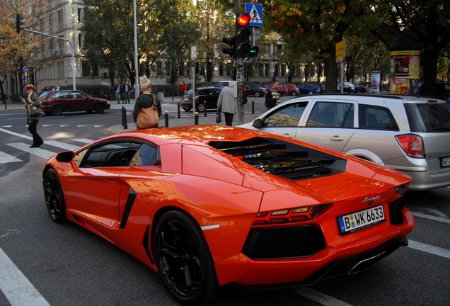 Lamborghini Aventador LP700-4