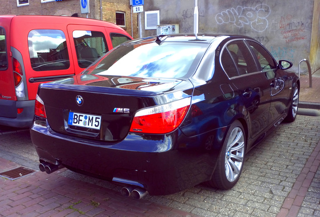 BMW M5 E60 2005