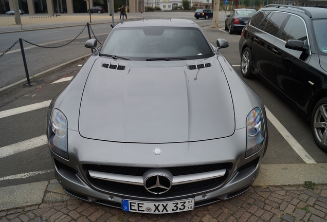 Mercedes-Benz SLS AMG