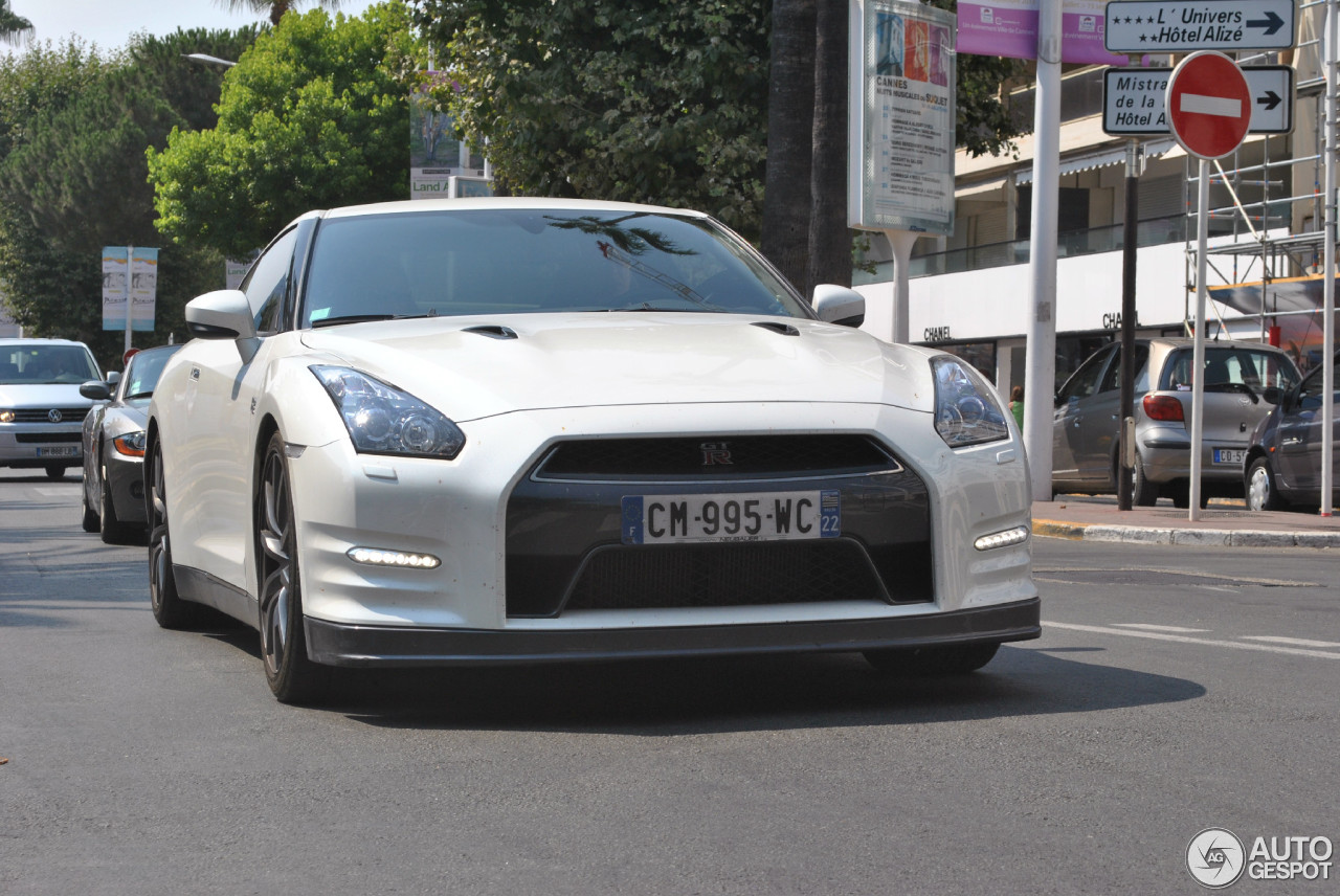 Nissan GT-R 2011