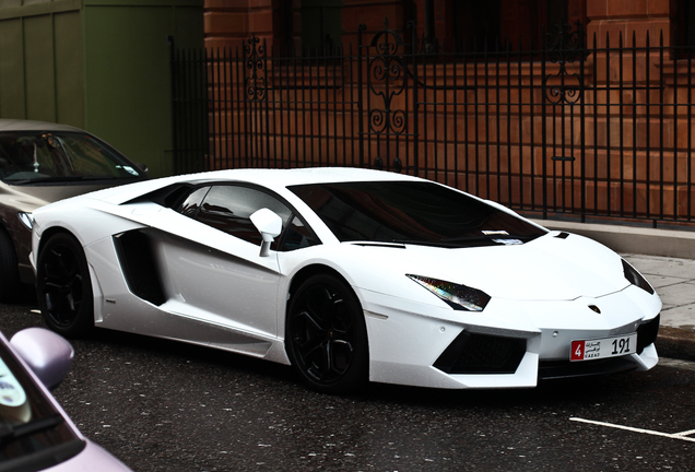 Lamborghini Aventador LP700-4