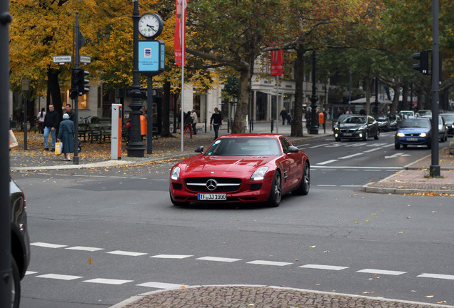 Mercedes-Benz SLS AMG