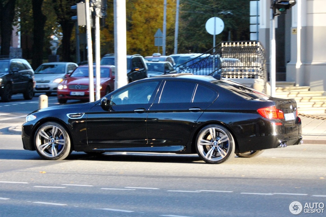 BMW M5 F10 2011