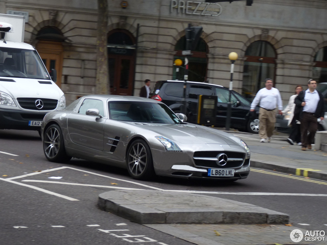 Mercedes-Benz SLS AMG