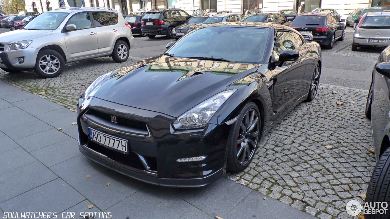 Nissan GT-R 2011