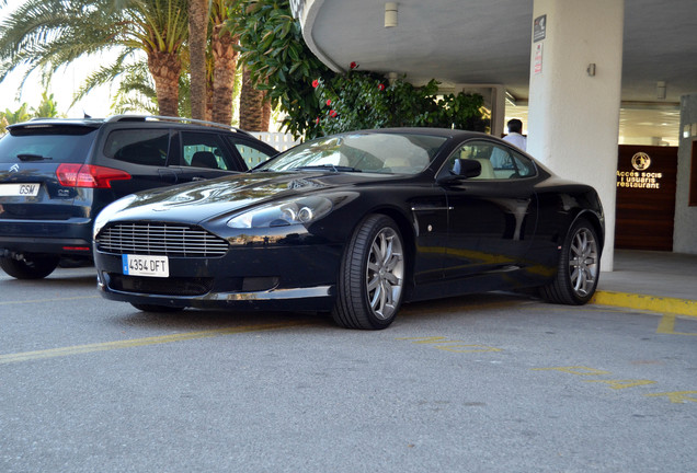 Aston Martin DB9