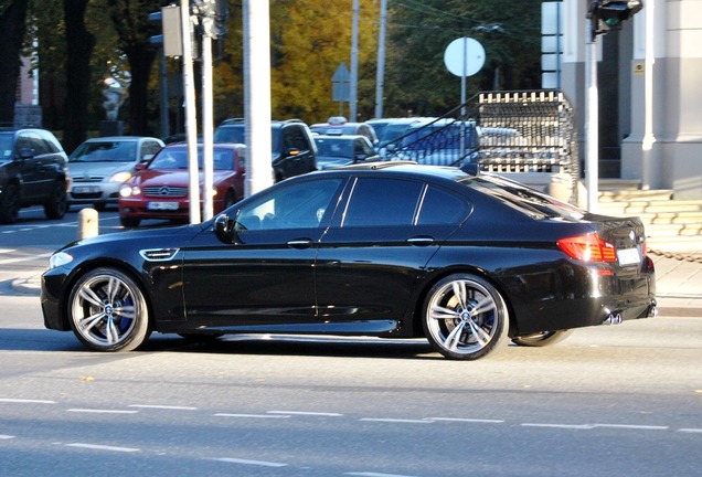 BMW M5 F10 2011