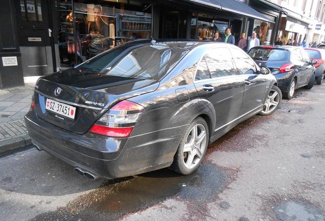 Mercedes-Benz S 65 AMG V221