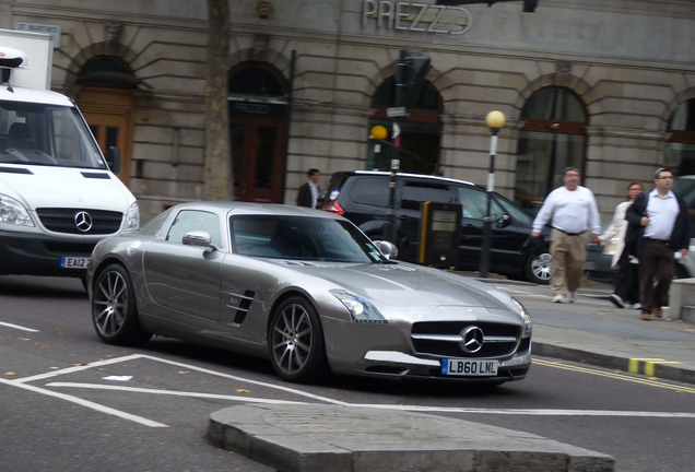 Mercedes-Benz SLS AMG