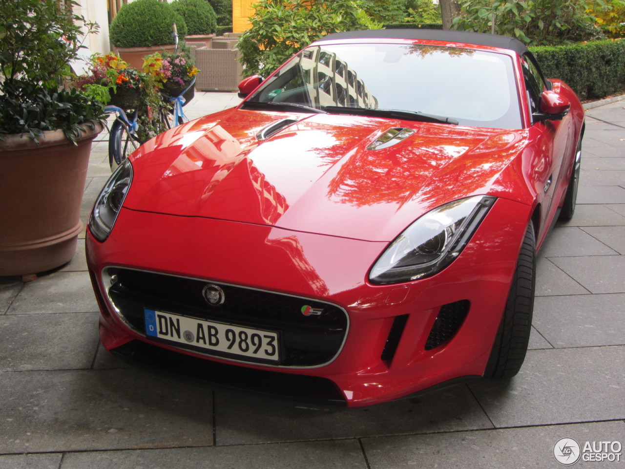 Jaguar F-TYPE S V8 Convertible