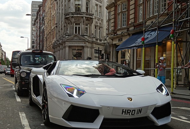 Lamborghini Aventador LP700-4 Roadster