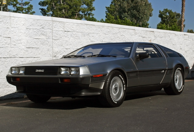 DeLorean DMC-12