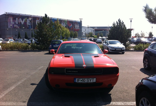 Dodge Challenger SRT-8