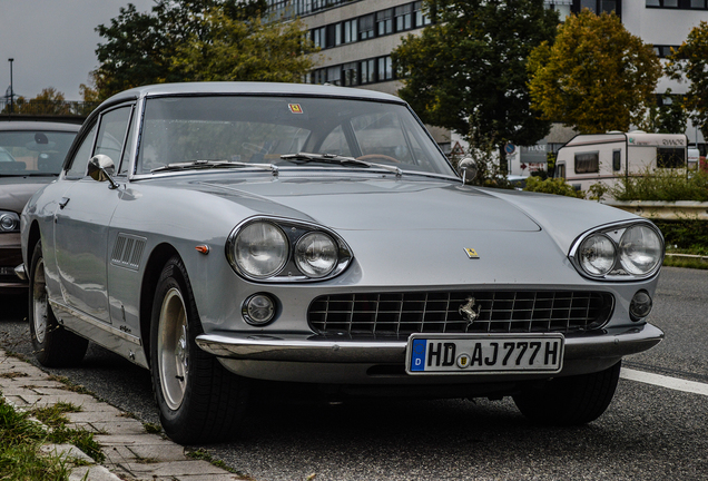 Ferrari 330 GT 2+2 Series I