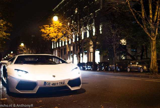 Lamborghini Aventador LP700-4