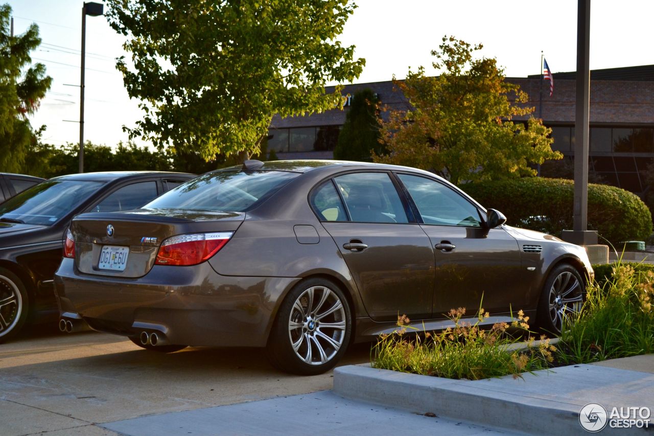 BMW M5 E60 2005