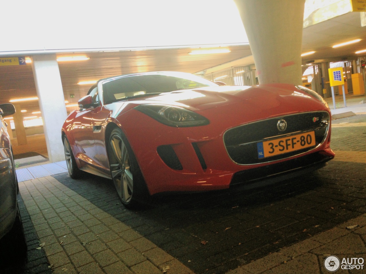 Jaguar F-TYPE S V8 Convertible