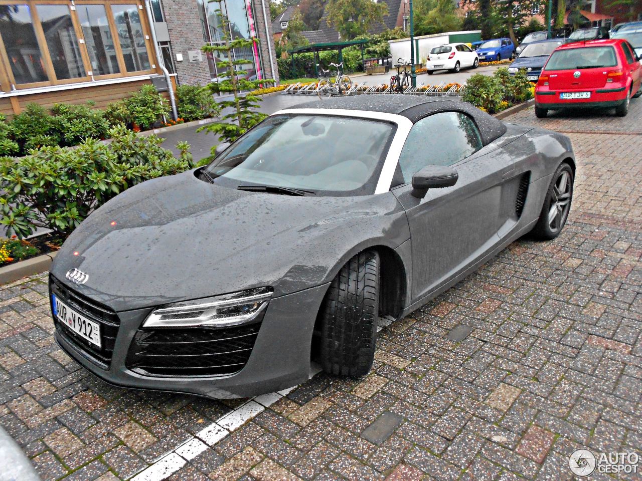 Audi R8 V8 Spyder 2013