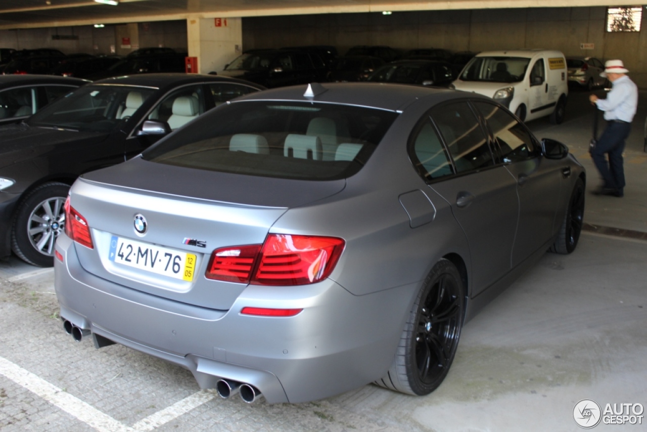 BMW M5 F10 2011