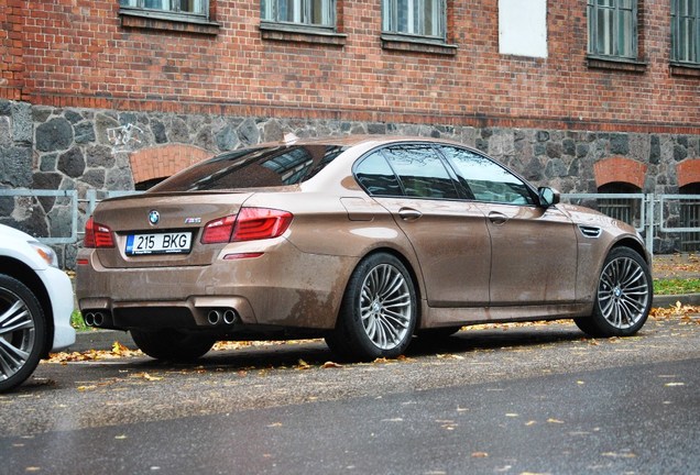 BMW M5 F10 2011