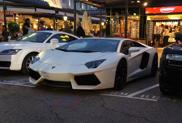 Lamborghini Aventador LP700-4