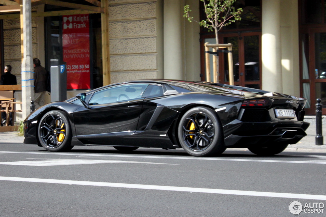 Lamborghini Aventador LP700-4