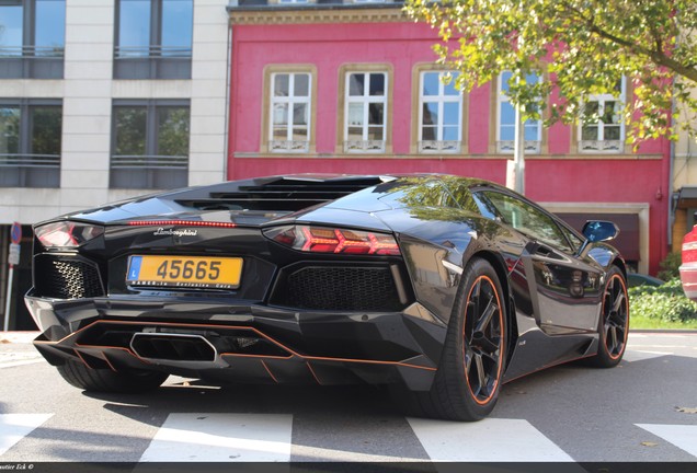 Lamborghini Aventador LP700-4