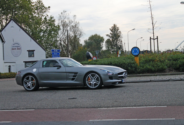 Mercedes-Benz SLS AMG