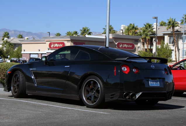 Nissan GT-R