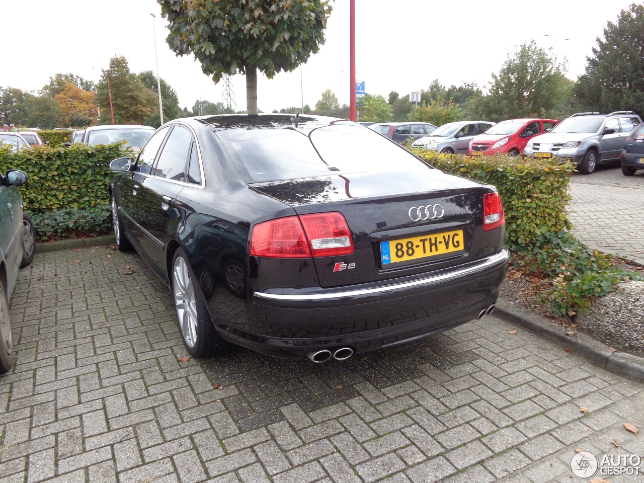 Audi S8 D3