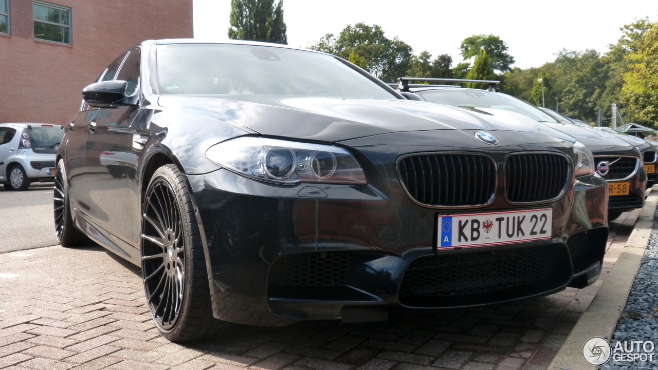 BMW M5 F10 2011