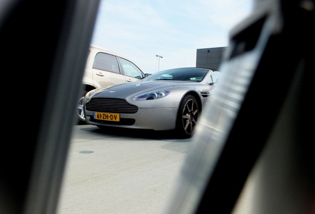 Aston Martin V8 Vantage Roadster