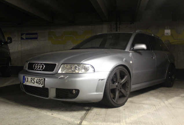 Audi RS4 Avant B5