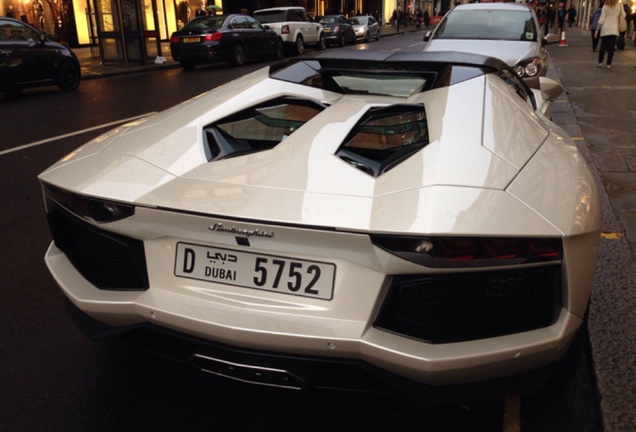 Lamborghini Aventador LP700-4 Roadster