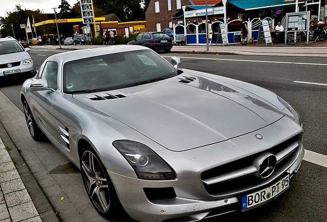 Mercedes-Benz SLS AMG