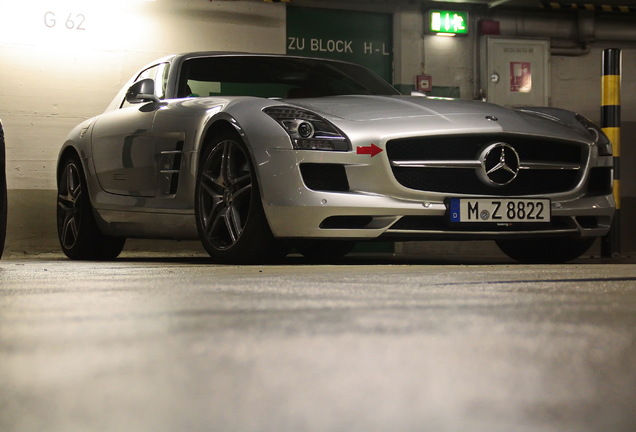 Mercedes-Benz SLS AMG